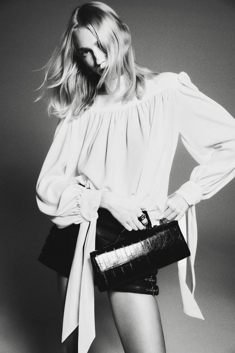 اتش اند ام بلوزة ببطانات أكتاف