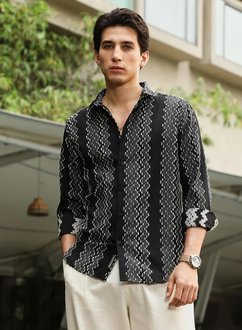 Campus Sutra Campus Sutra Men's Onyx Black Cloudy-Panel Jacquard Shirt | Spread Collar , Long  Cuffed Sleeves , Button Closure | Abstract-Stripes Jacquard | Cotton-Blend Shirt For Casual Wear