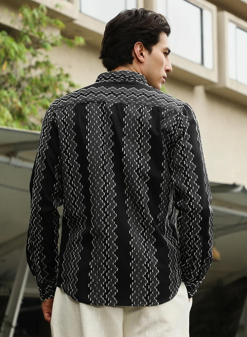 Campus Sutra Campus Sutra Men's Onyx Black Cloudy-Panel Jacquard Shirt | Spread Collar , Long  Cuffed Sleeves , Button Closure | Abstract-Stripes Jacquard | Cotton-Blend Shirt For Casual Wear