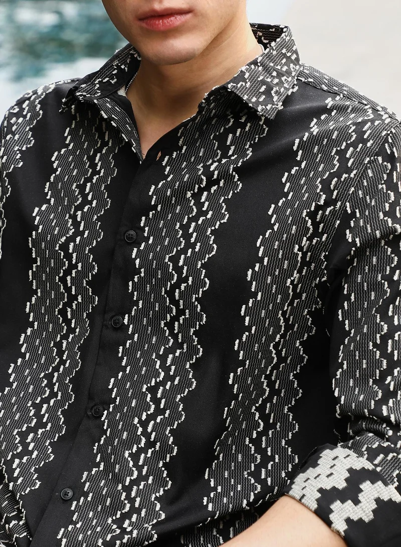 Campus Sutra Campus Sutra Men's Onyx Black Cloudy-Panel Jacquard Shirt | Spread Collar , Long  Cuffed Sleeves , Button Closure | Abstract-Stripes Jacquard | Cotton-Blend Shirt For Casual Wear