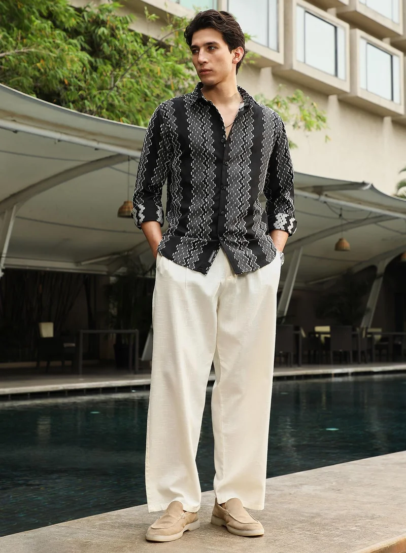 Campus Sutra Campus Sutra Men's Onyx Black Cloudy-Panel Jacquard Shirt | Spread Collar , Long  Cuffed Sleeves , Button Closure | Abstract-Stripes Jacquard | Cotton-Blend Shirt For Casual Wear