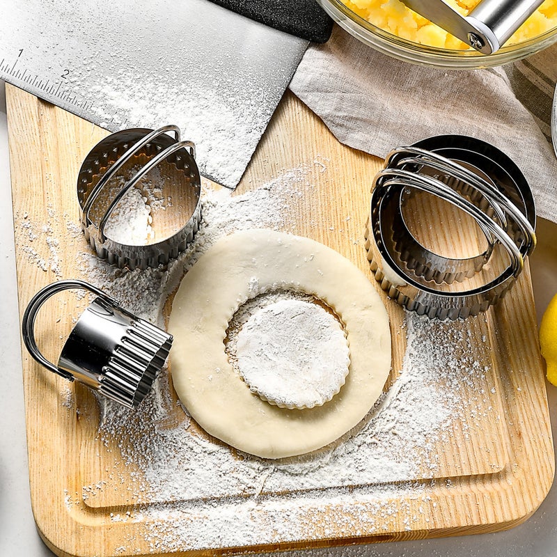 Stainless Steel Cookie Mold Five-Piece Set Cookie Cutter Dough Cutter Cookie Mousse Ring - Image 4