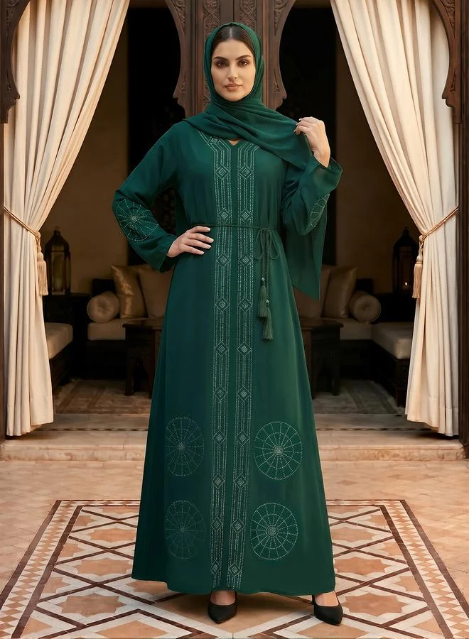 جلو باص عباية مزينة مع حجاب