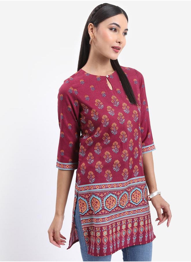 Vishudh Maroon Keyhole Neck Floral Printed Kurti by Styli  - Image 4