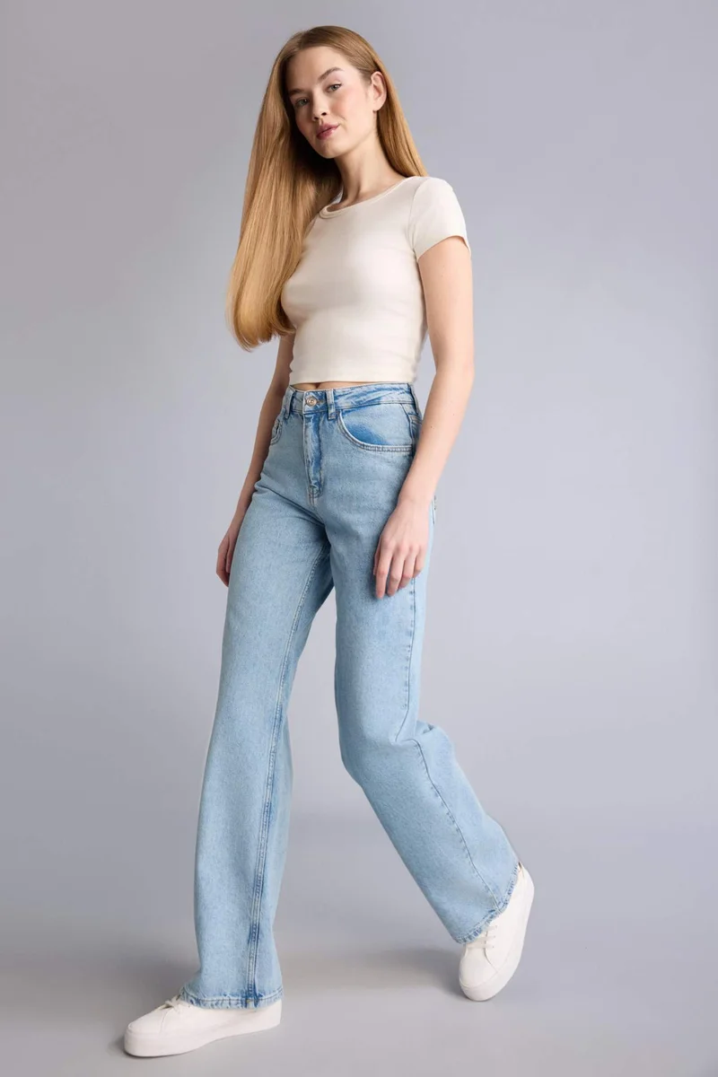 ديفاكتو Embroidered Jeans