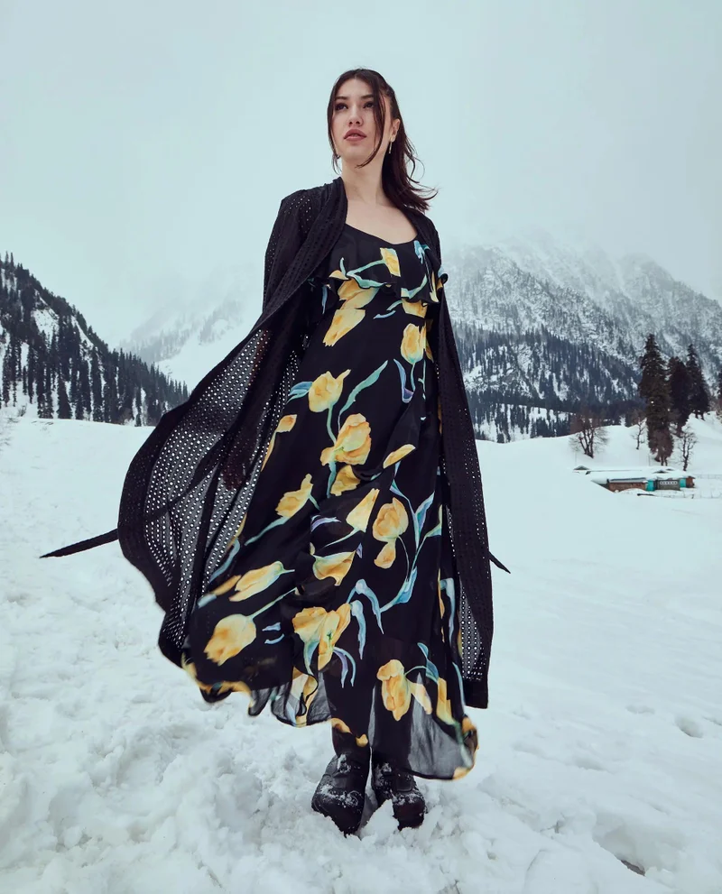 ريريزم Rareism Women's Jantoto Black 100%Viscose Fabric Shoulder Straps Zipper Closure Sleeveless Floral Print Fit And Flare Midi Dress