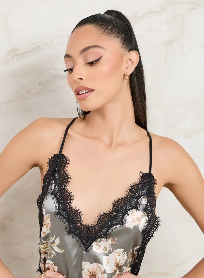 Styli Eyelash Lace Trim Side Slit Floral Print Teddy
