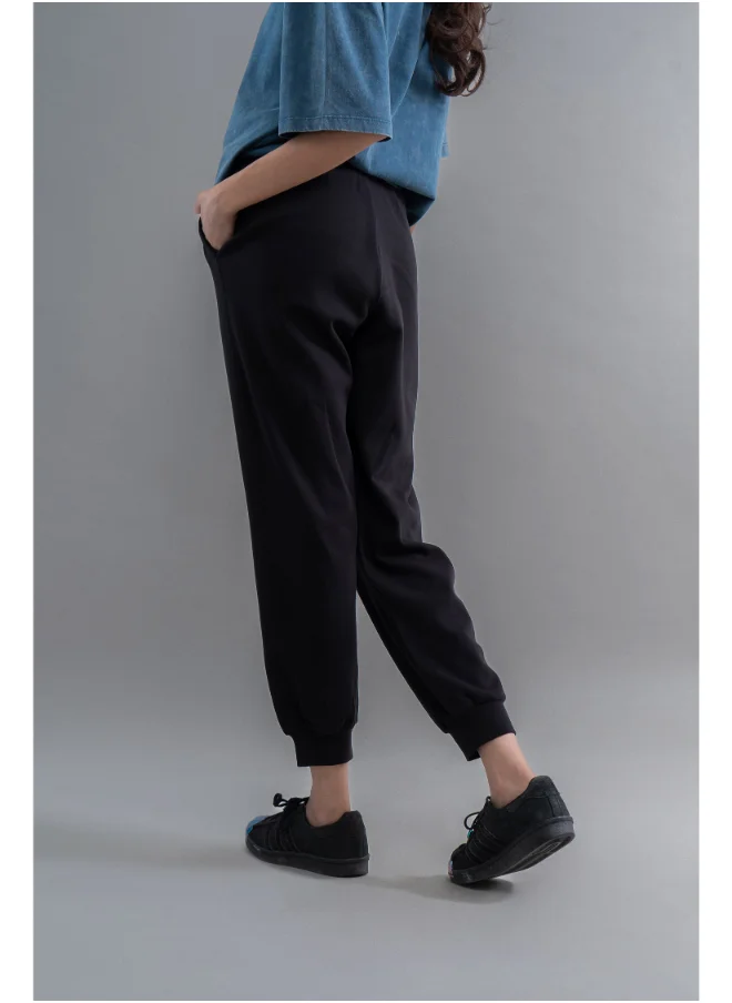 نسيسير SnugKnit Black Joggers