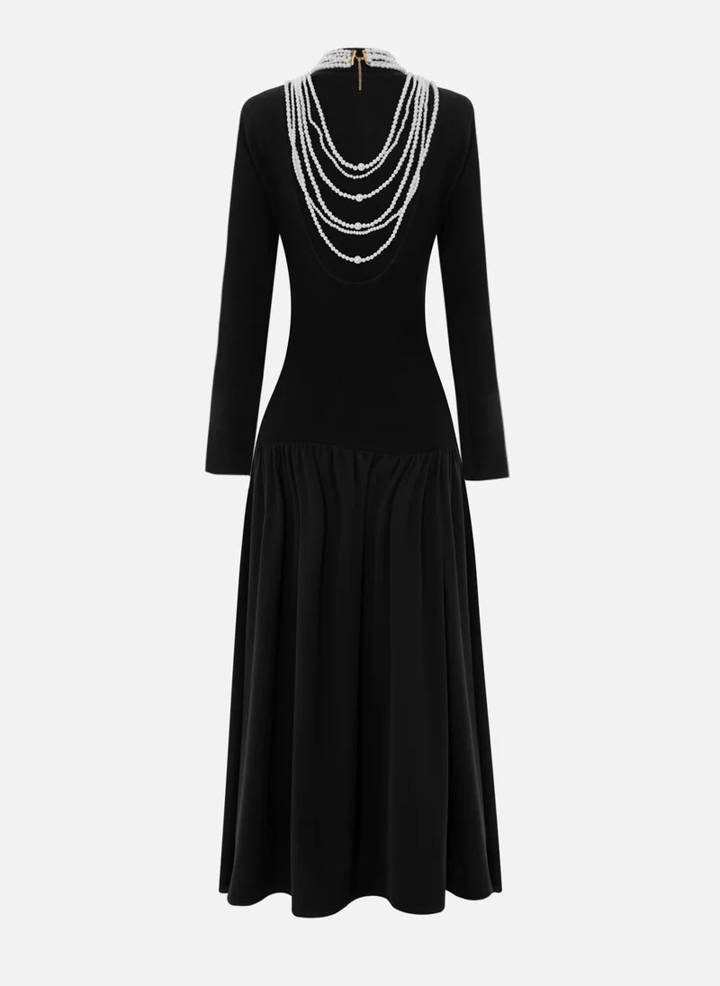 Lichi Jersey maxi dress with pearl necklace