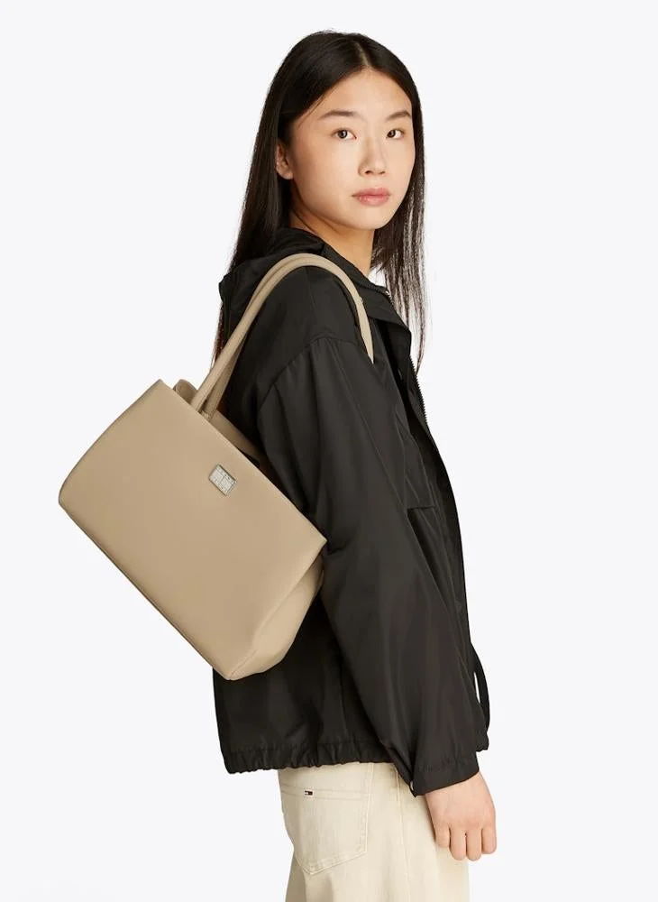 تومي جينز MEDIUM TOTE BAG