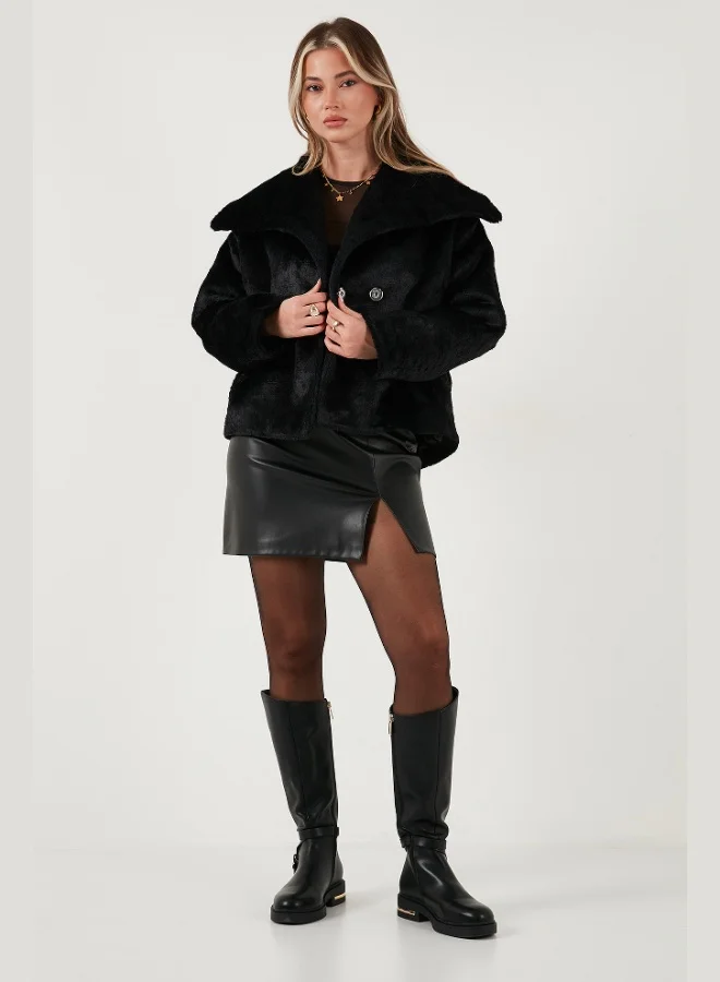 ليلا معطف ليلا مبطن بفرو صناعي واسع بياقة عريضة وأزرار كبس للنساء