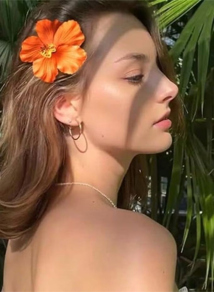 مشابك شعر بنقشة زهور هاواي، مناسبة للرحلات الشاطئية، والحفلات الصيفية، وحفلات المسابح. متوفرة بألوان زاهية. مجموعة من 9 قطع. - Image 3