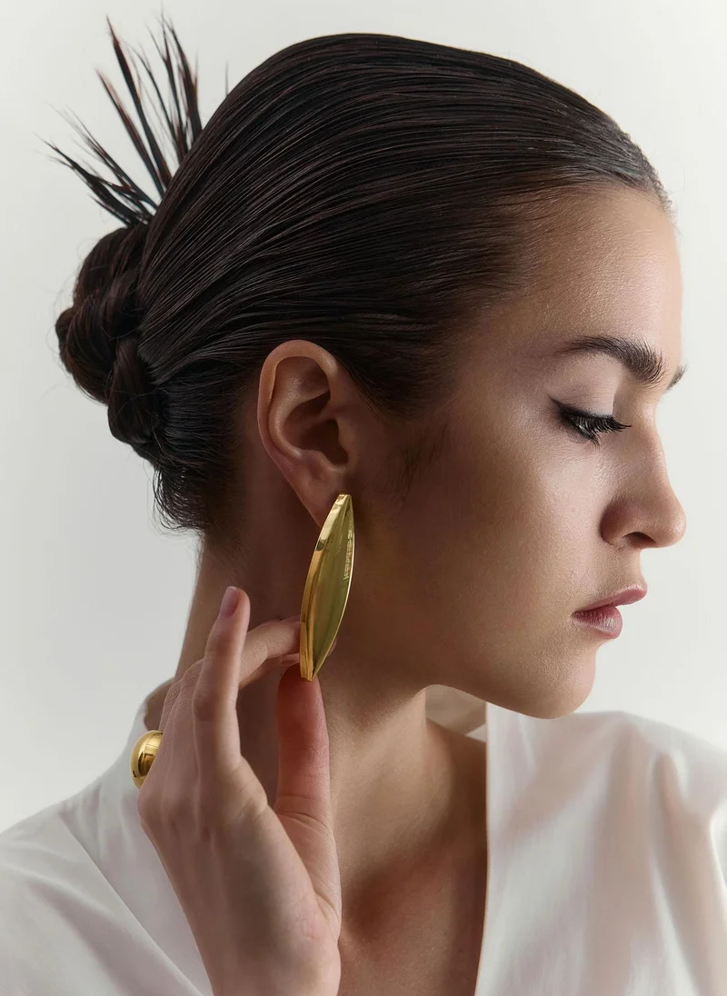Lichi  Elongated stud earrings for Women | Best Price UAE