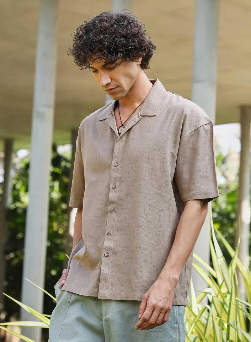 Campus Sutra Men's Tortilla Brown Solid Resort Oversized Shirt