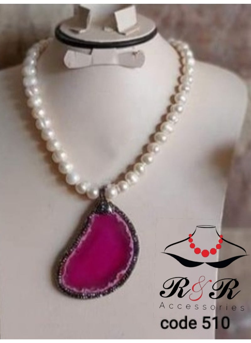 R&R A women's necklace of natural pearls. A necklace of natural agate - Image 1