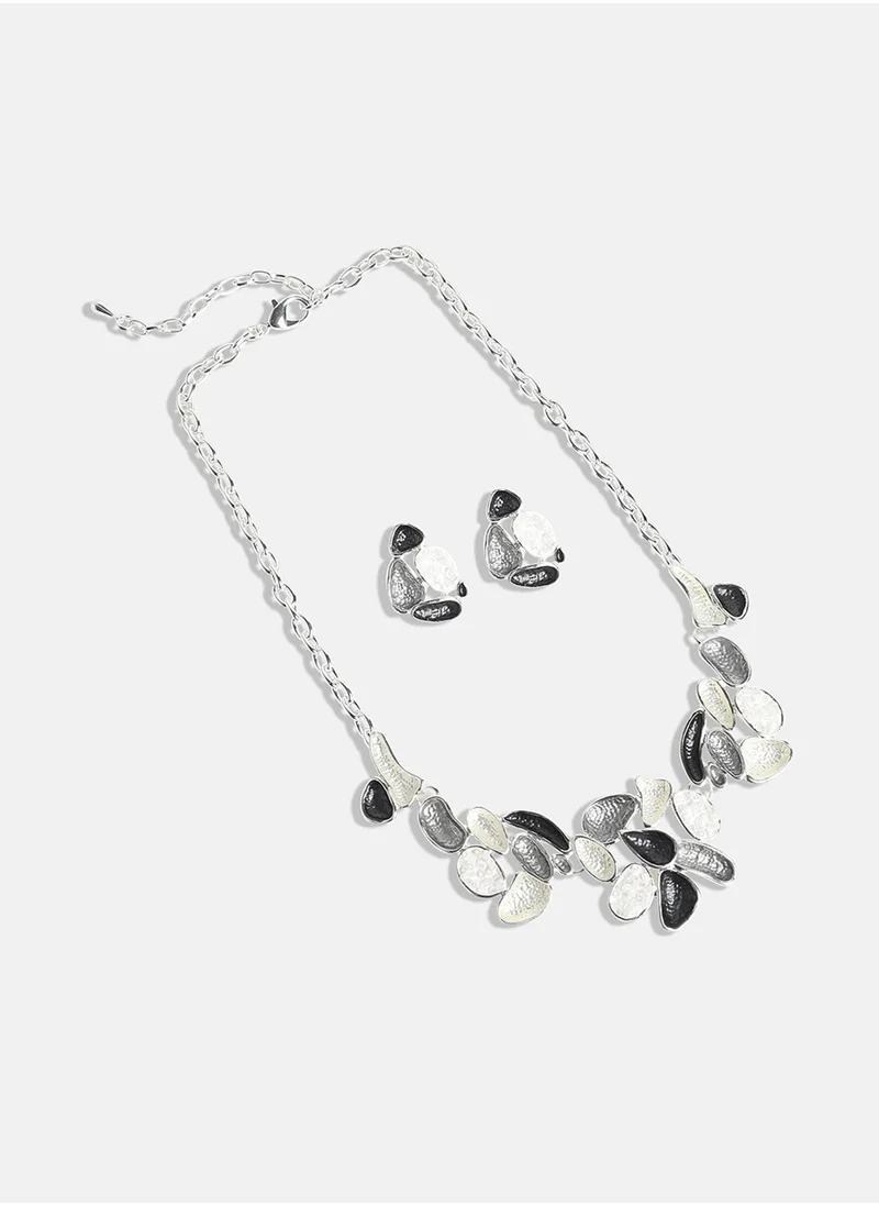 SOHI Black & Dented Abstract Jewellery Set