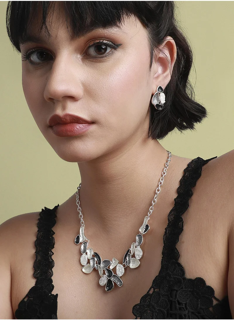 SOHI Black & Dented Abstract Jewellery Set