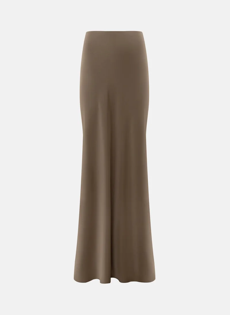 ليتشي تنورة ماكسي واسعة تصل إلى الأرض