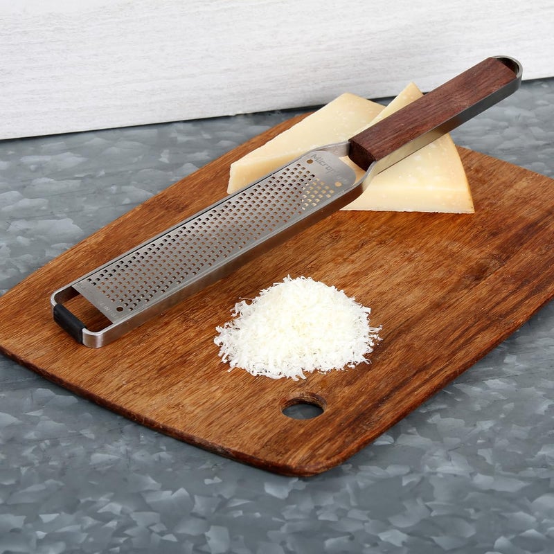 Microplane مبشرة ميكروبلان ماستر سيريز بمقبض خشبي من الفولاذ المقاوم للصدأ - Image 3