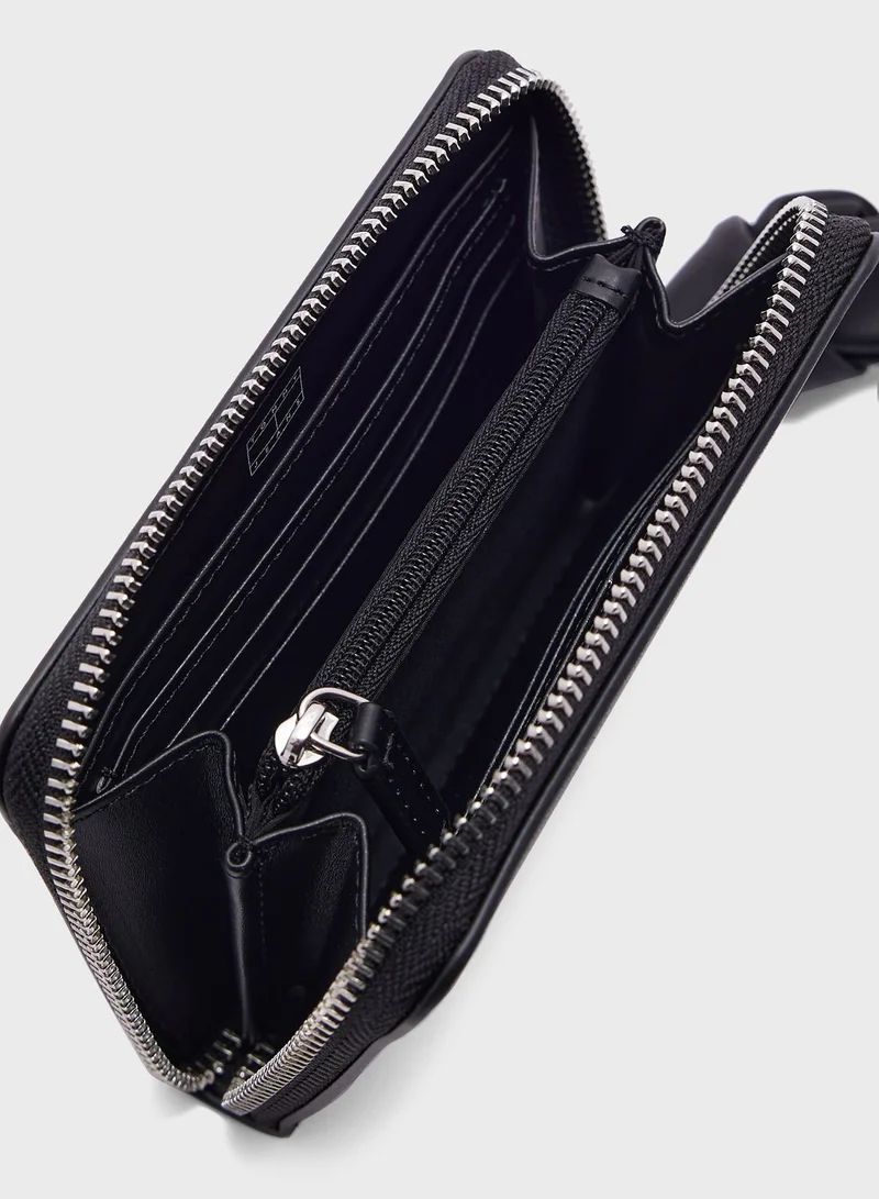 TOMMY JEANS Logo Detailed  Zip Around  Wallet