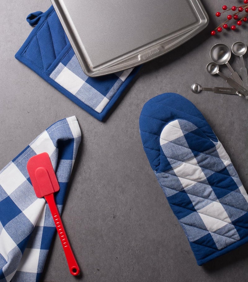 DII Buffalo Check Kitchen Collection, Classic Farmhouse Kitchen Set, Potholder, Navy & Cream, 2 Piece - Image 5