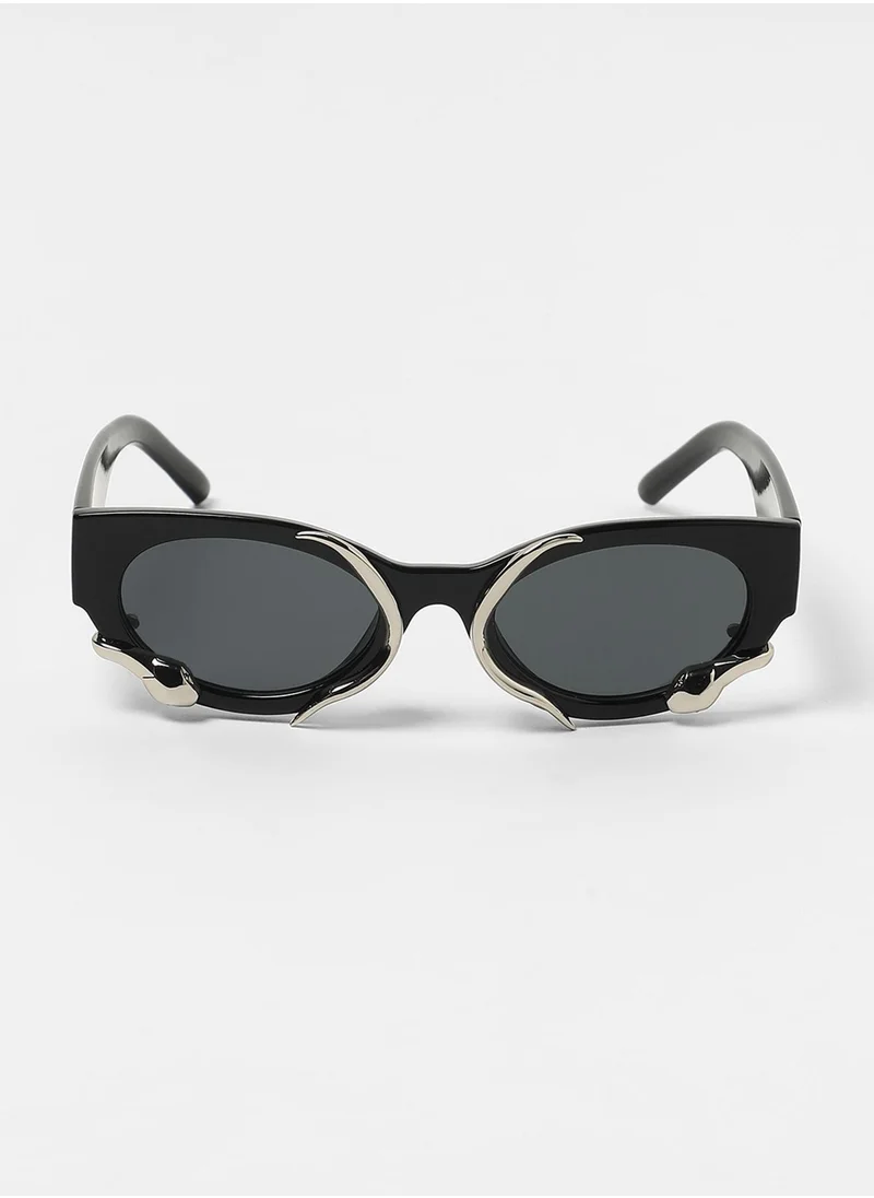 Haute Sauce The Serpent Oval Sunglasses - Onyx Black