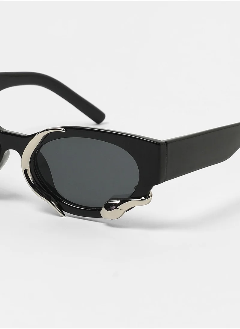 Haute Sauce The Serpent Oval Sunglasses - Onyx Black
