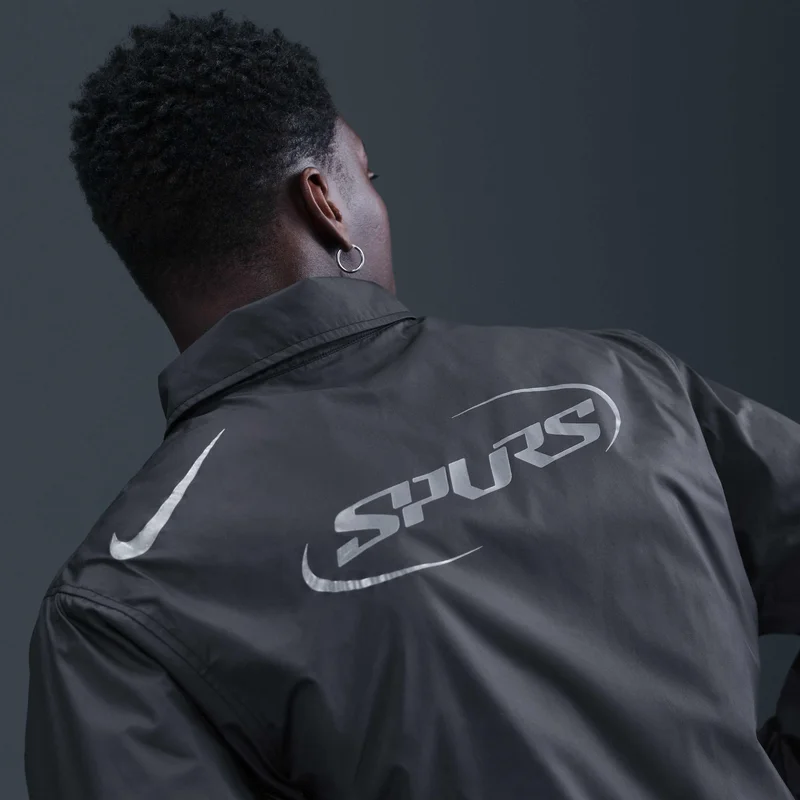 Nike Men's Tottenham Hotspur Club Coaches Jacket