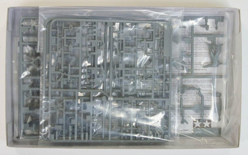 Tamiya 1/48 WWII U.S. Army Infantry GI Set - 15 Figures with Accessories - Image 3