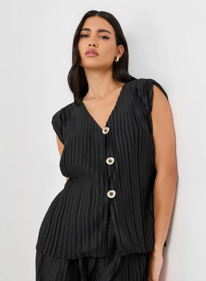 ستايلي سترة بياقة على شكل حرف  مع طيات وأزرار عند الخصر