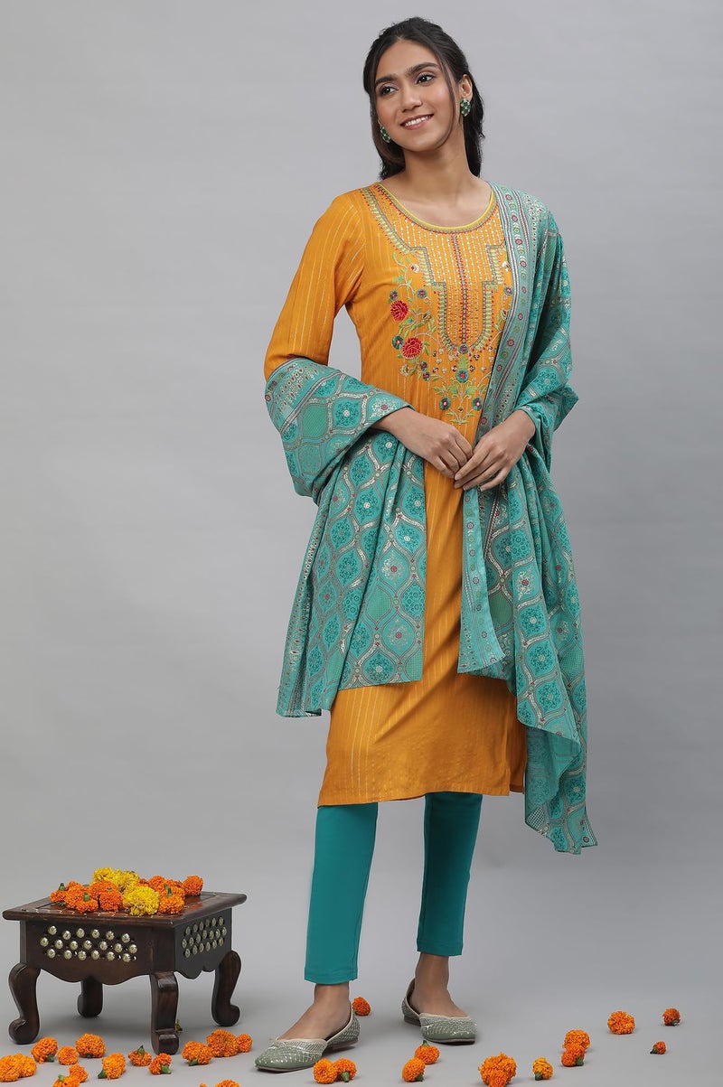 Aurelia Women's Yellow Embroodered Festive Kurta - Image 5