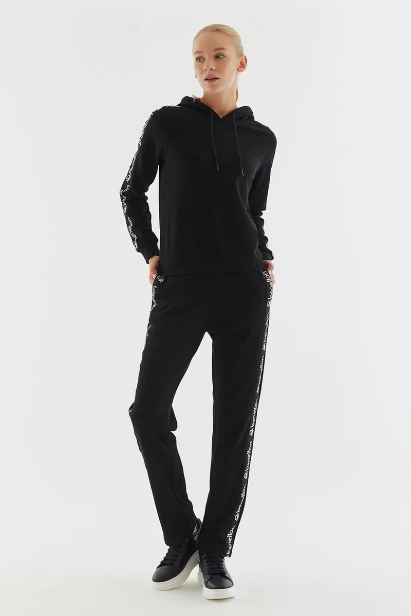 يونايتد كولورز أوف بينتيون Women's Trousers BNT-W20741