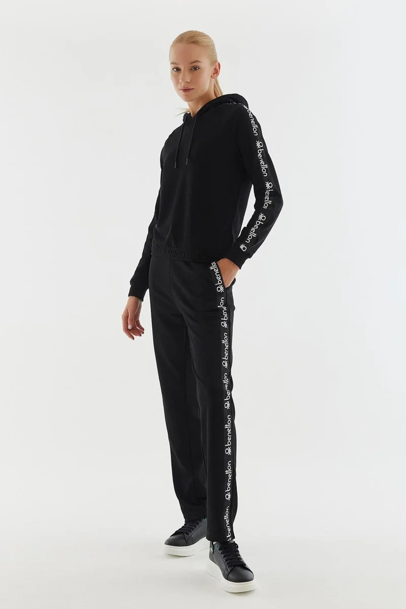 يونايتد كولورز أوف بينتيون Women's Trousers BNT-W20741
