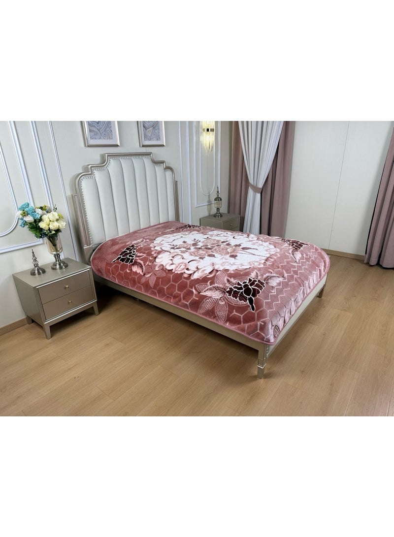 A heavy, velvety winter blanket for a double bed (4 kg), featuring classic, raised laser-etched patterns and distinctive modern motifs, with a soft texture.