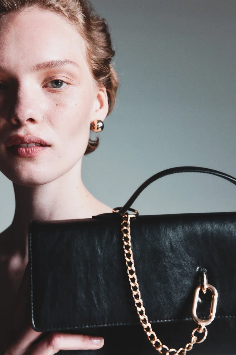 اتش اند ام حقيبة كروس