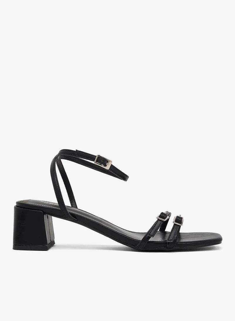 ايلا صندل بكعب عريض بحزامين