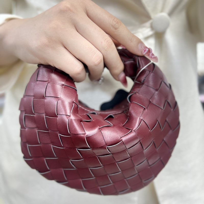 Fashion 2025 Summer Explosions Hand-Woven Dumpling Bag High-Quality All-Match Fashion Handbag - Image 3
