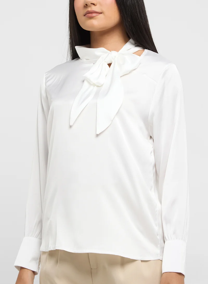 ايلا Neck Tie Detail Top