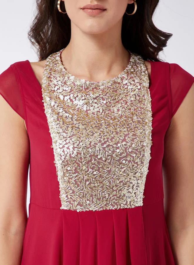 مس تشايس Embellished Neck Box Pleated A-Line Midi Dress by Styli