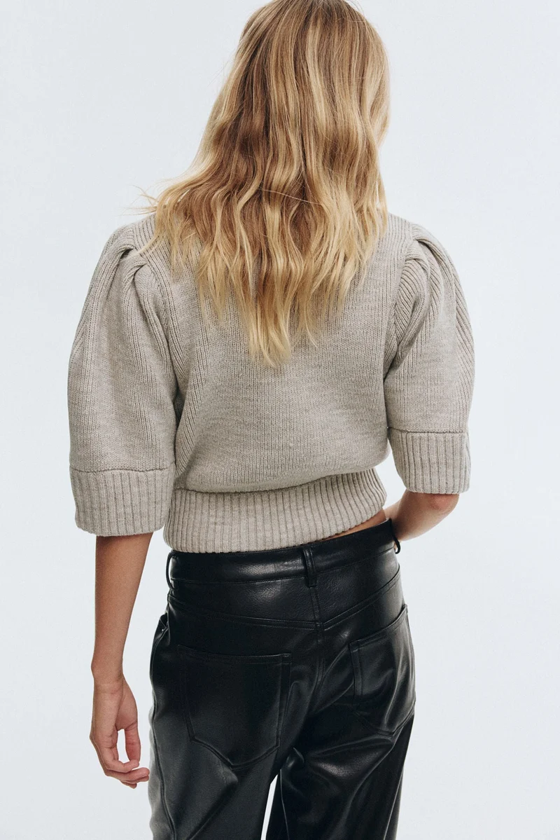 اتش اند ام تي-شيرت محبوك مرن