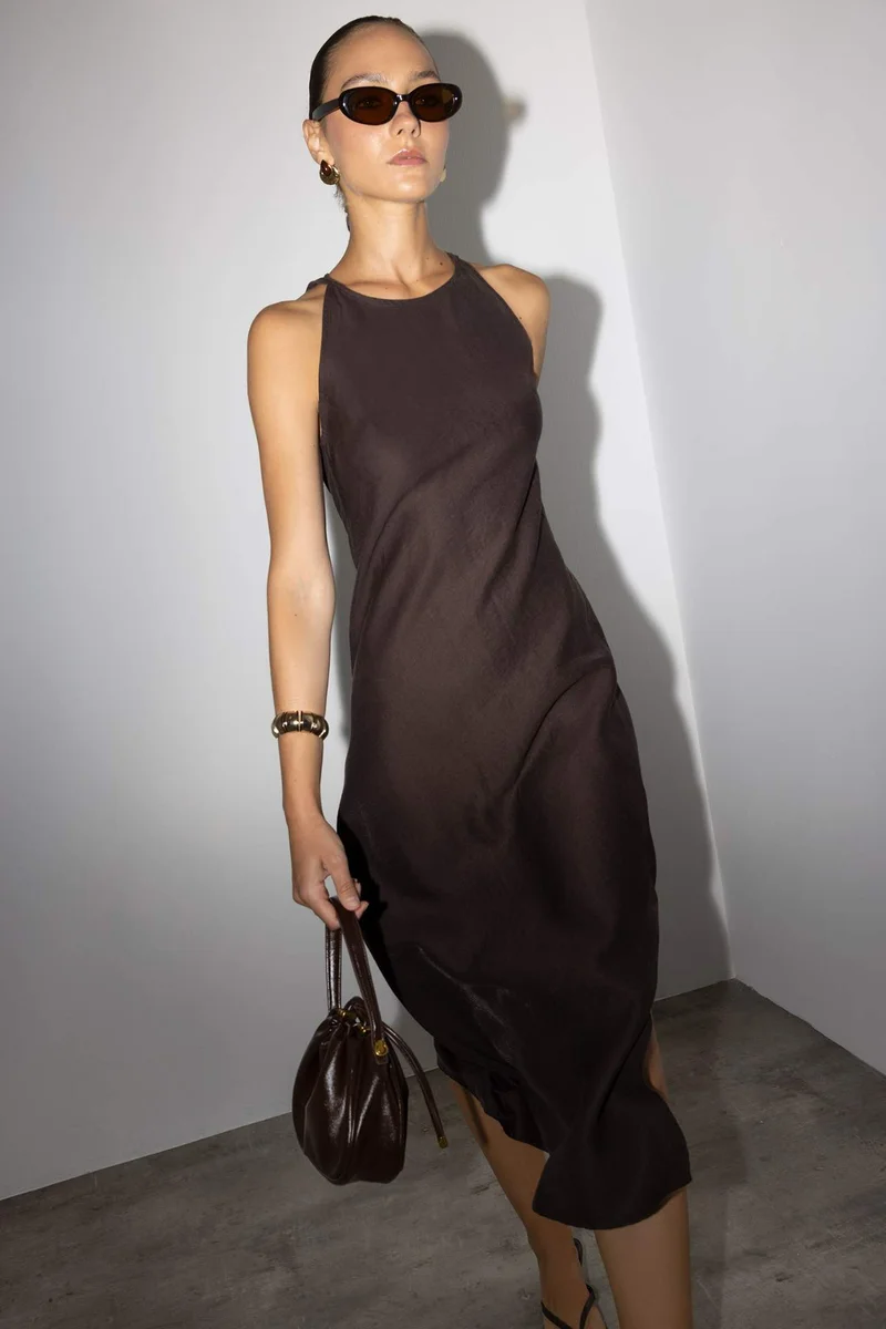 ديفاكتو Crew Neck Linen Maxi Dress