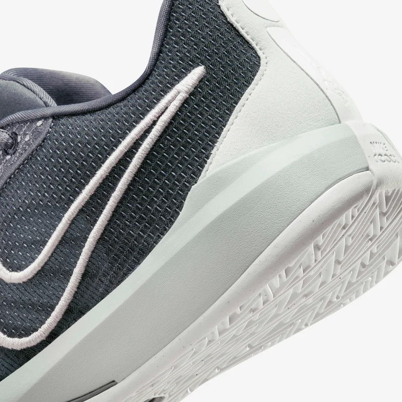 Nike BKLYN's Finest' Basketball Shoes