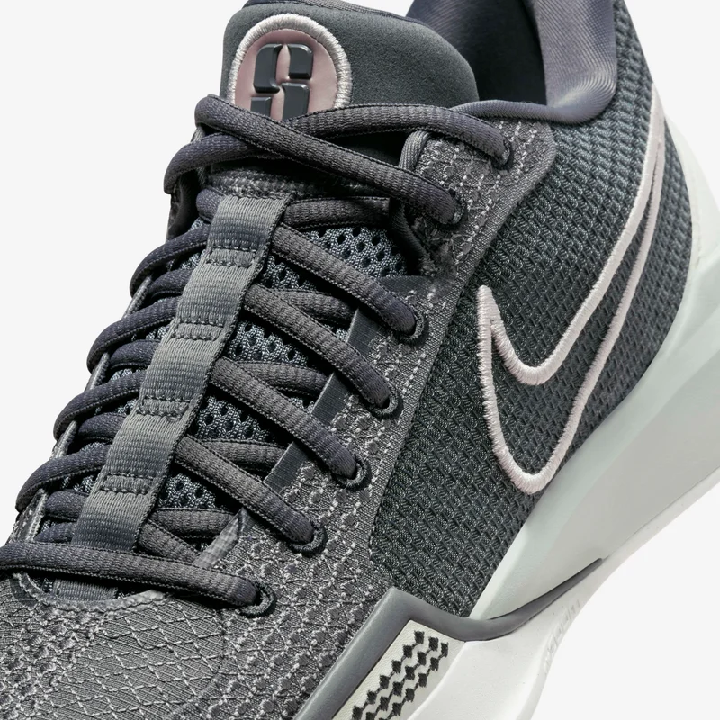 Nike BKLYN's Finest' Basketball Shoes
