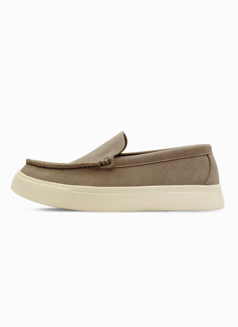 DUOZOULU Sierra Park Synthetic Suede Loafer