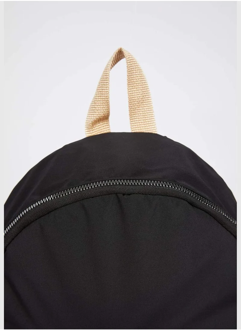 ديفاكتو Basic Front Pocket Backpack