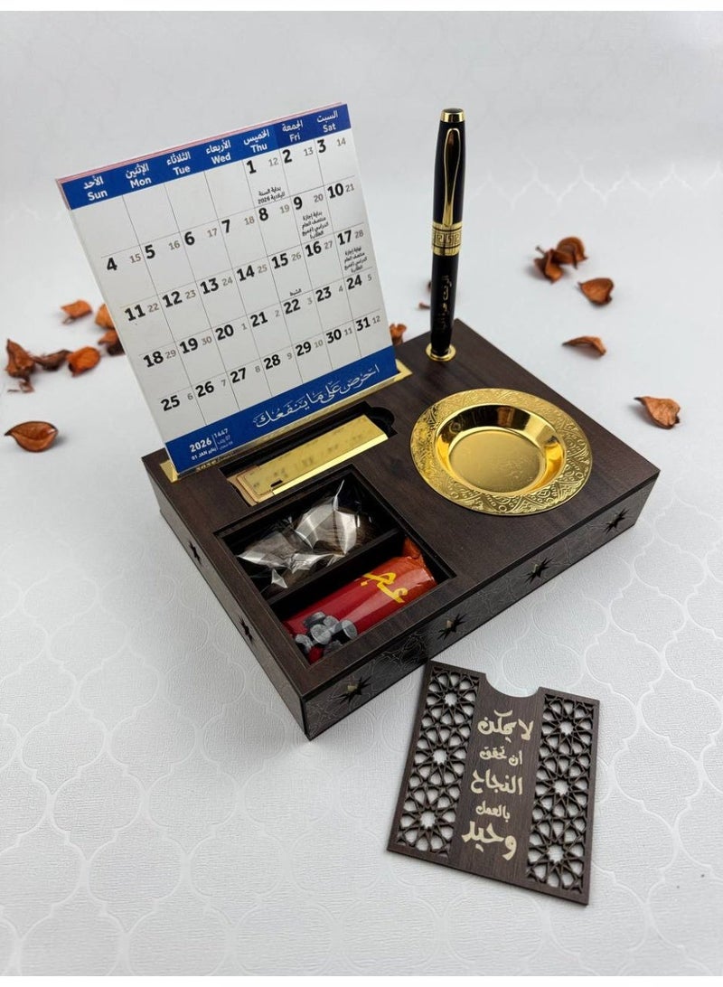 Samrix Luxury Calendar Box 2026: A luxurious calendar with a wooden base containing a compartment for oud (5 grams of enhanced Moroccan oud), an incense burner, a luxury pen engraved with a name, and a paper calendar (Gregorian and Hijri). ✔ Elegant wooden design, luxurious calendar box ✔ Practical Gregorian and Hijri calendar ✔ High-quality enhanced Moroccan oud ✔ Luxury pen engraved with a name ✔ Elegant incense burner for everyday use ✔ Versatile wooden base ✔ Ideal for formal gifts ✔ Suitable for offices and homes ✔ Combines luxury and practicality ✔ A lasting and memorable gift ✔ Sophisticated design suitable for all occasions ✔ An ideal choice for companies and managers - Image 3