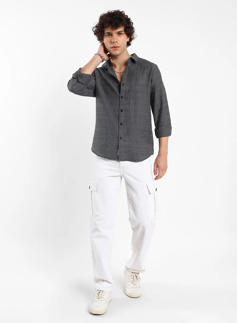 Campus Sutra Men's Charcoal Grey Solid Textured Knit Shirt