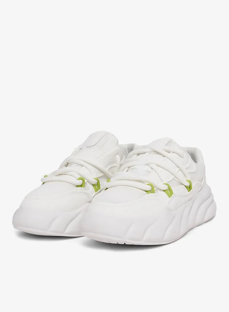 ستايلي اكتيف حذاء سنيكرز بنعل شانكي وتفاصيل بارزة الملمس