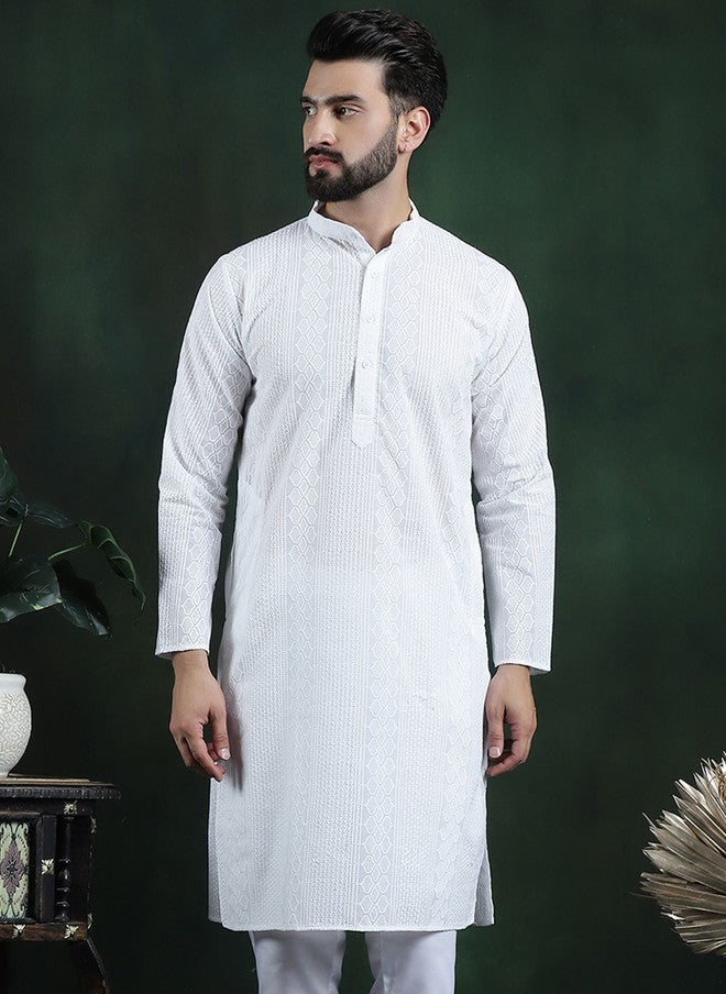 Sojanya قميص كورتا أبيض مزخرف بزخارف عرقية للرجال - Image 1