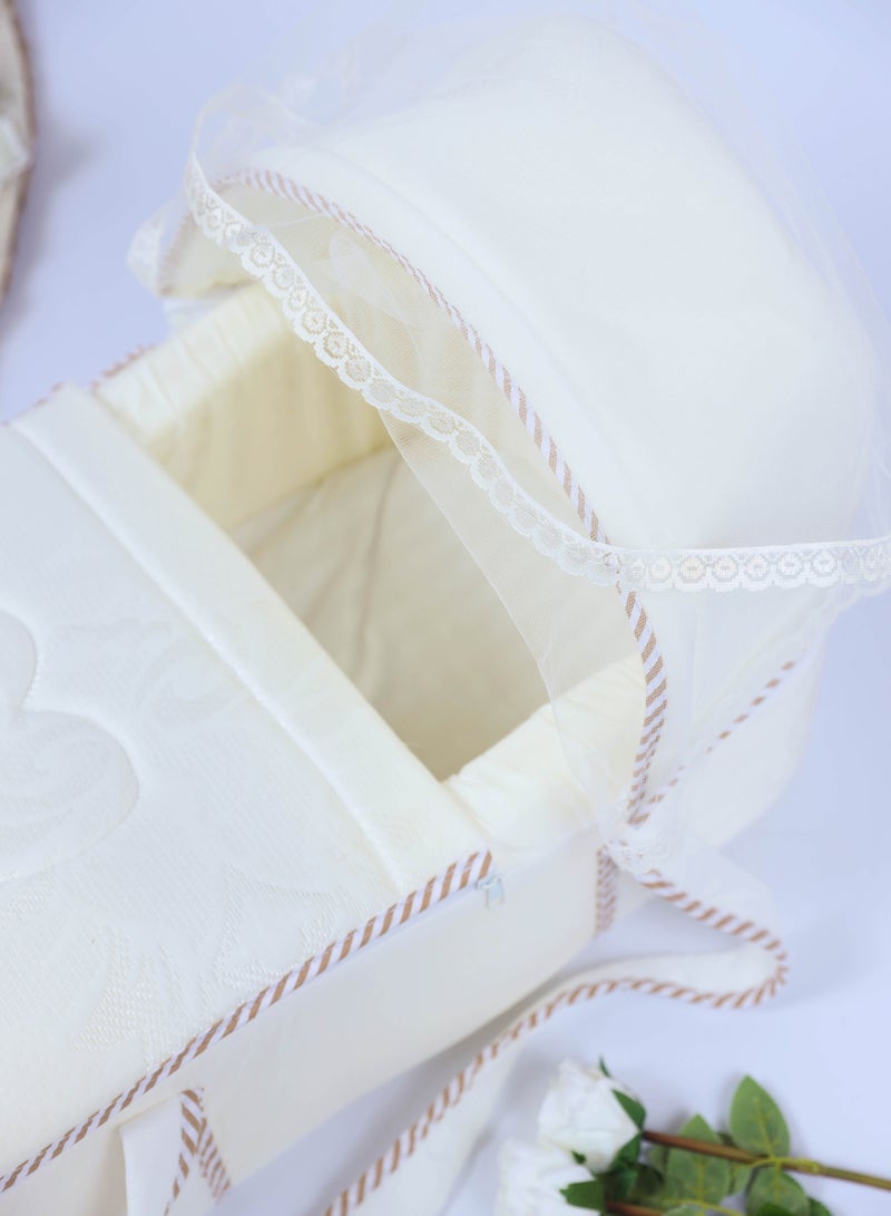 لحظة مرح سرير أطفال محمول مع مقعد مبطن سميك بمواد عالية الجودة قماش مشجر لون ابيض/بني 62×35×18سم - Image 5